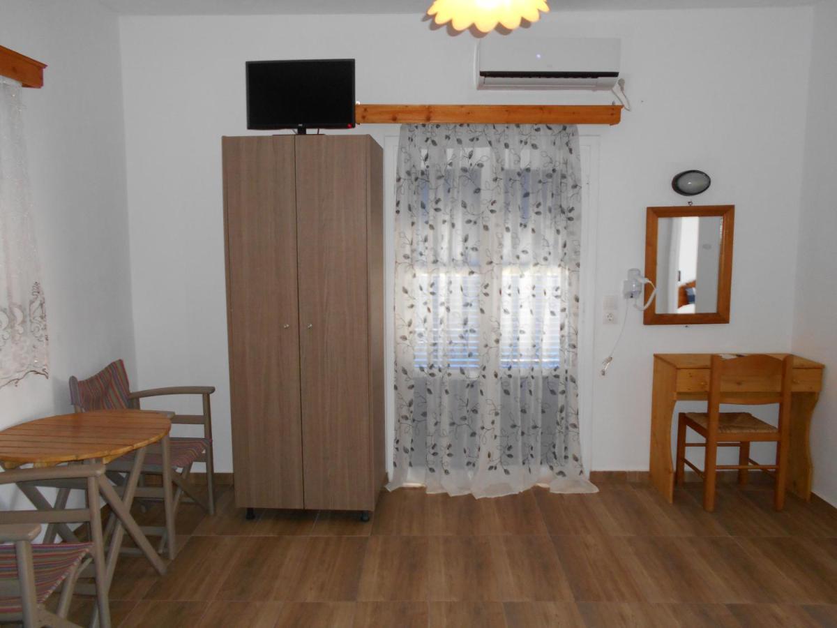 Studios Apartments Kapetanios ペリッサ エクステリア 写真