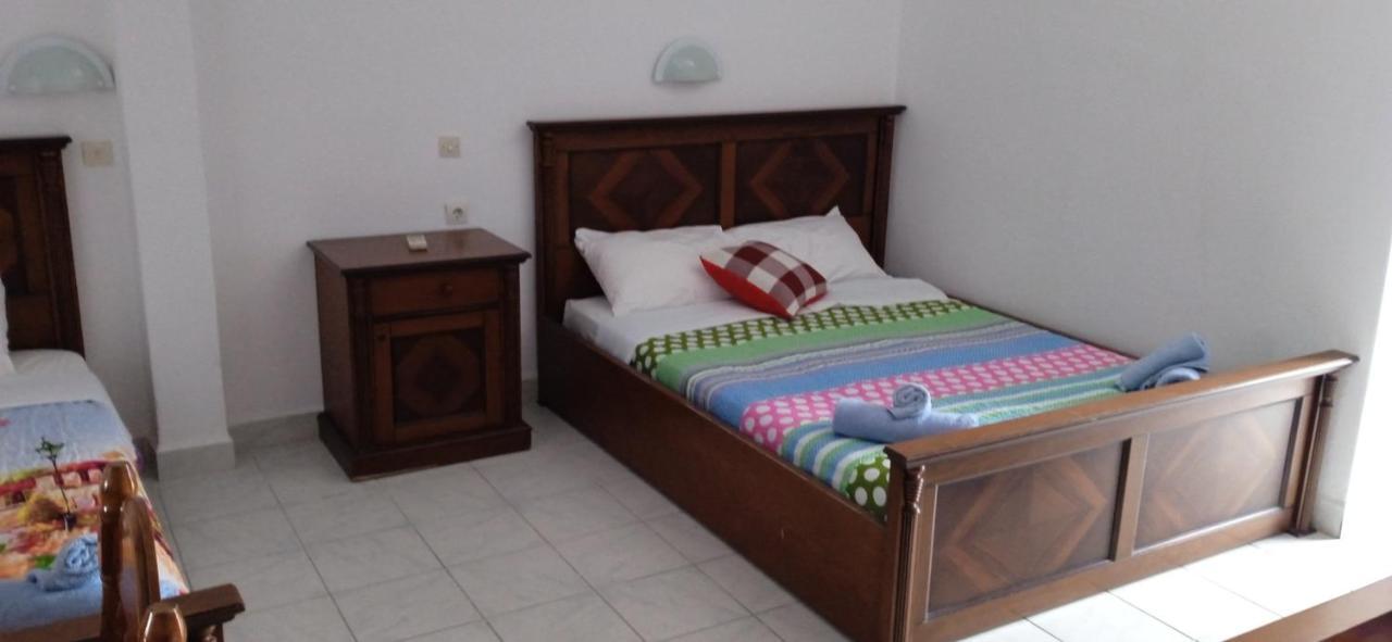 Studios Apartments Kapetanios ペリッサ エクステリア 写真