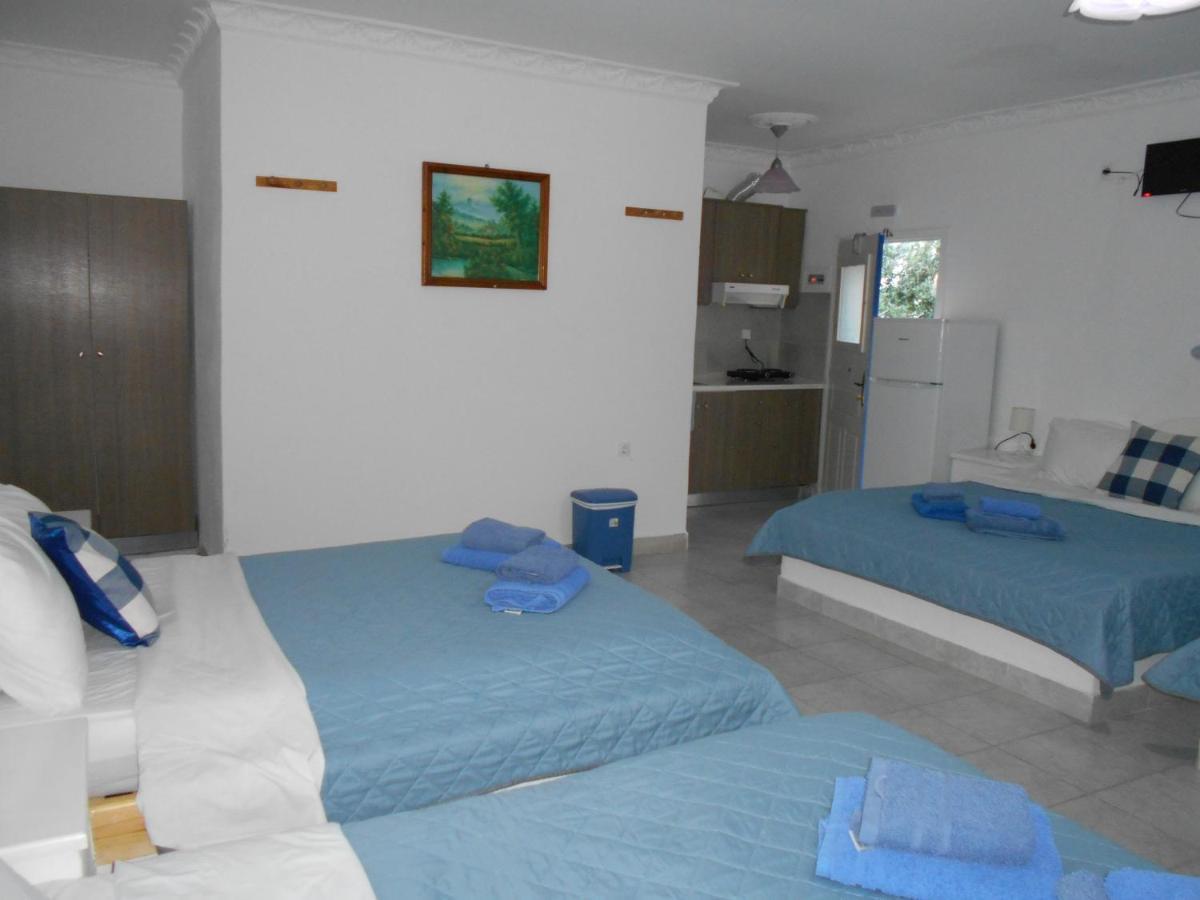 Studios Apartments Kapetanios ペリッサ エクステリア 写真